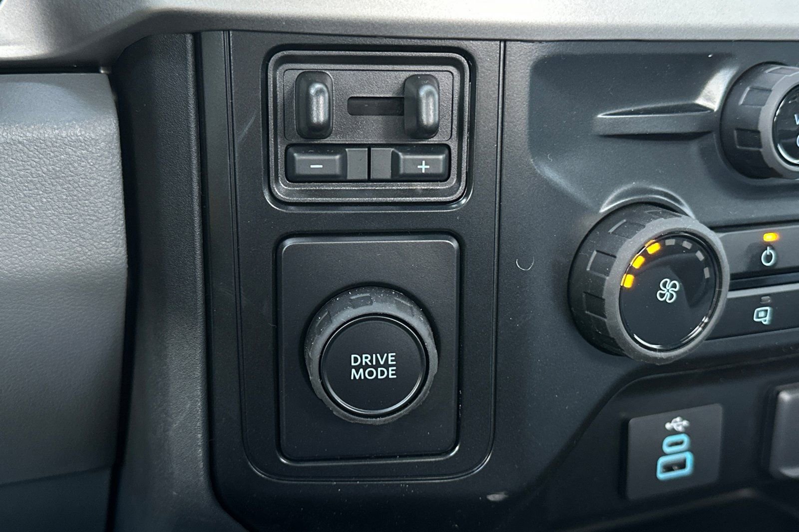 New 2026 Ford F250 XL w/ XL Chrome Package image 24