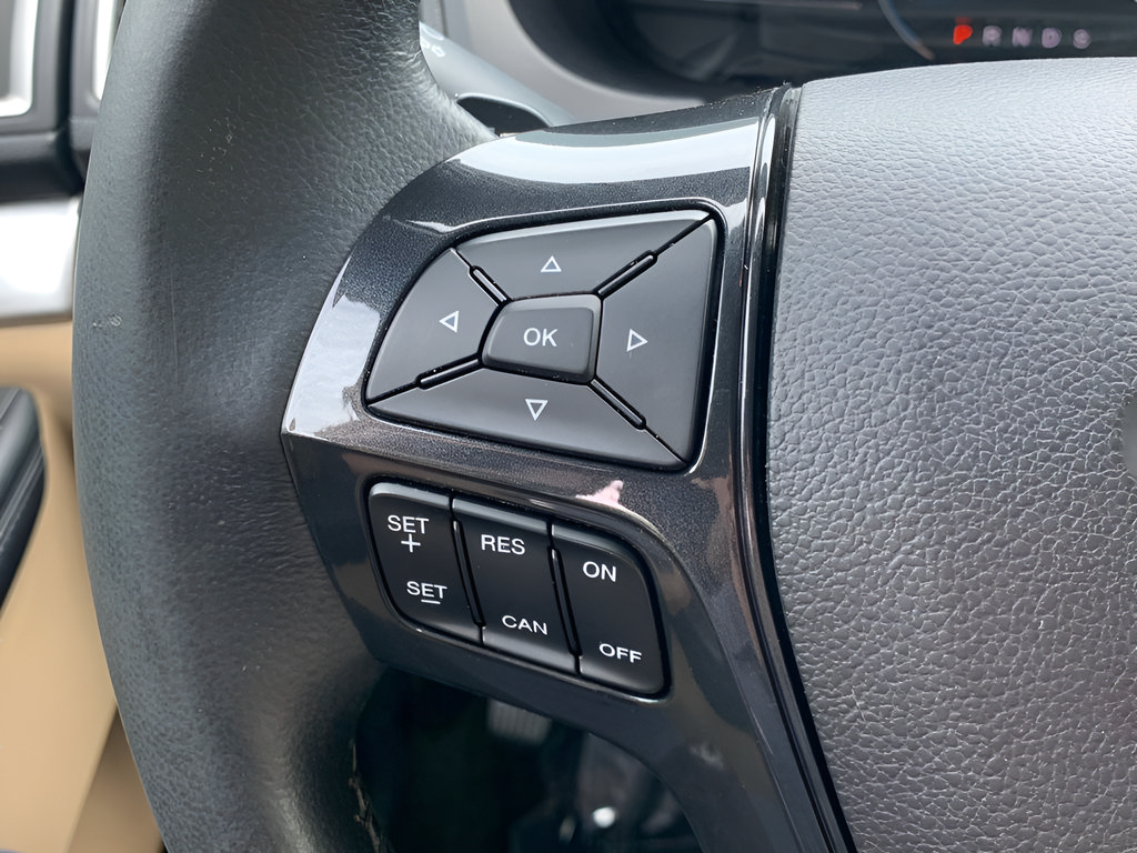 Used 2017 Ford Explorer XLT w/ Equipment Group 202A FWD image 18