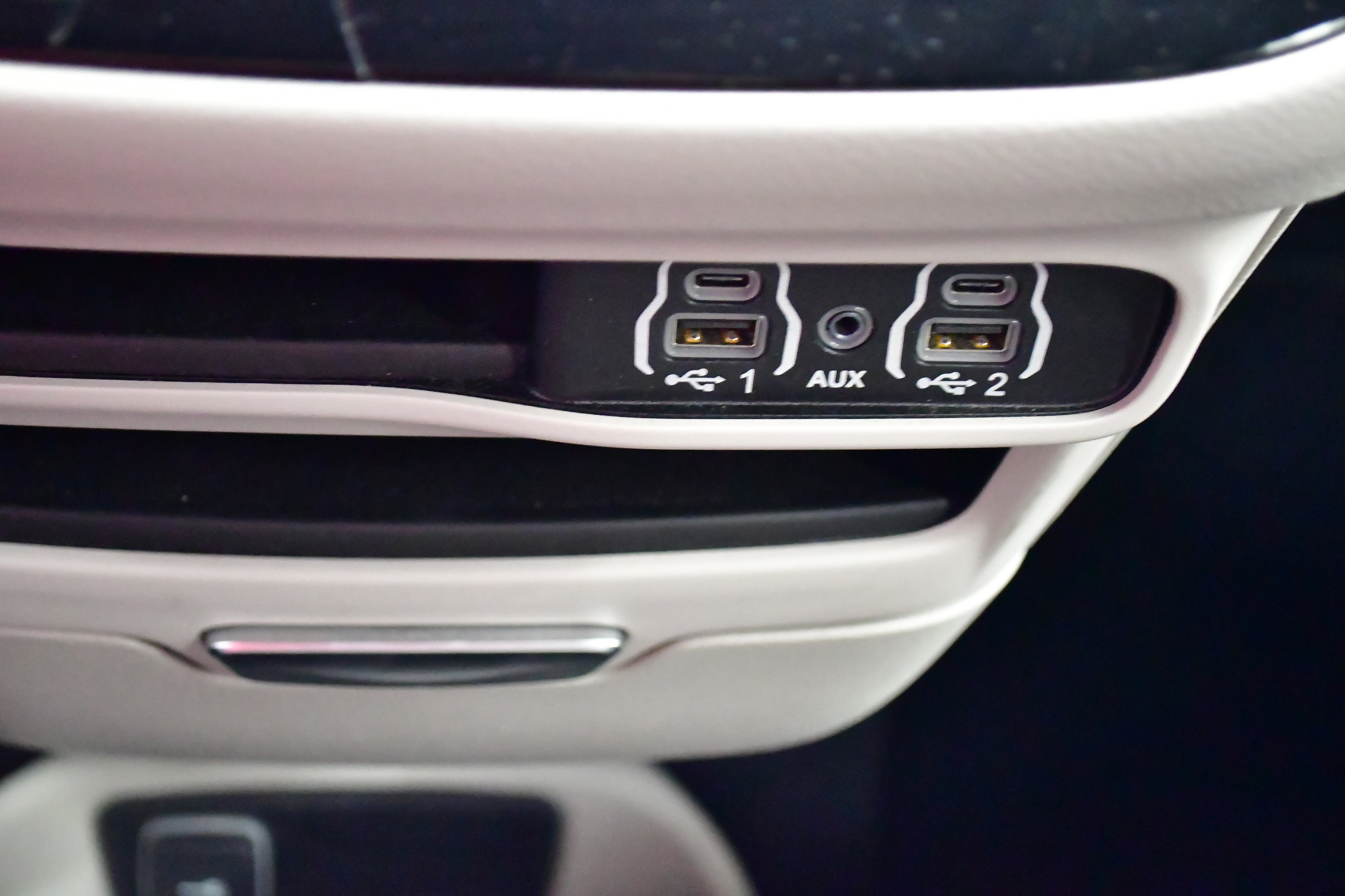 Used 2023 Chrysler Pacifica Touring-L FWD image 34