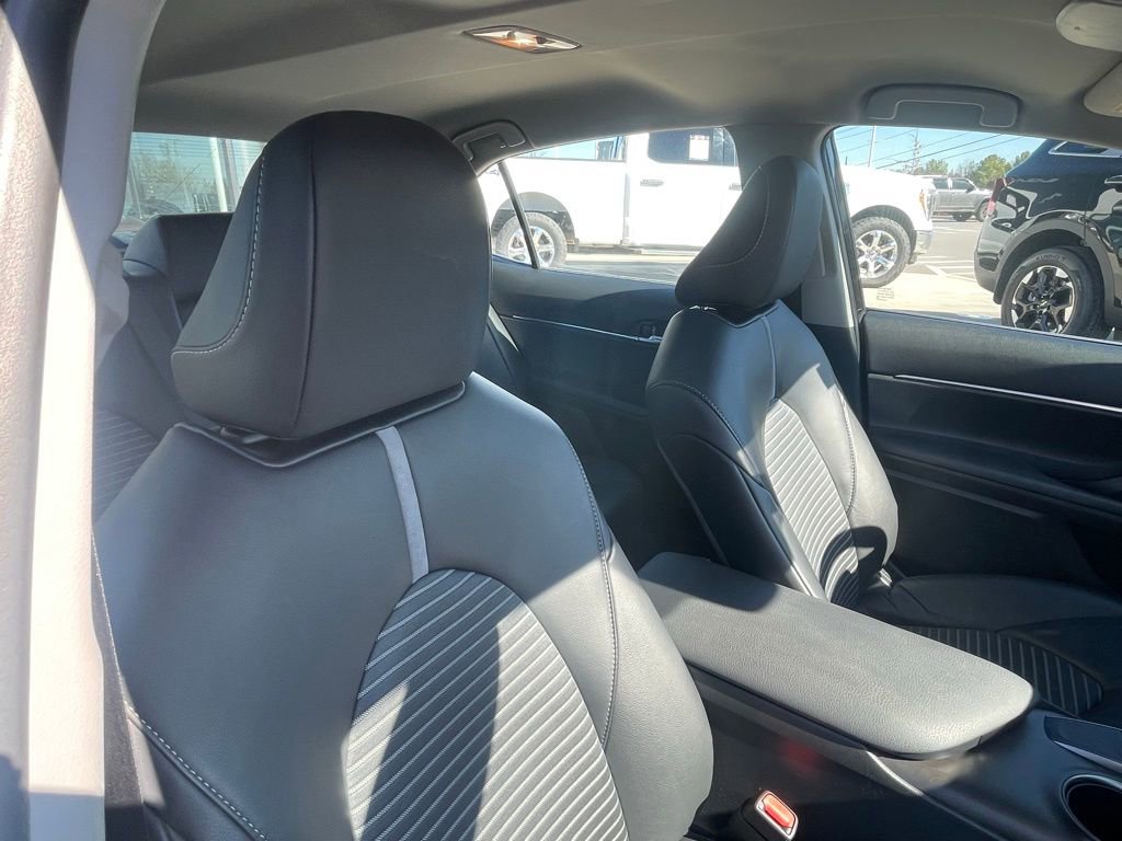 Used 2024 Toyota Camry SE image 28
