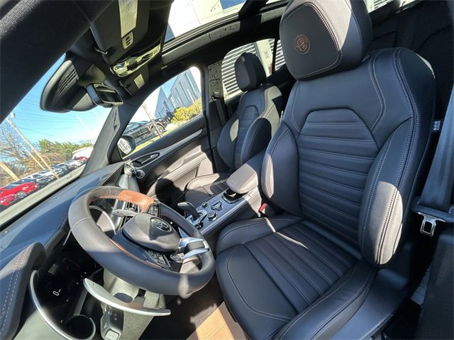 New 2025 Alfa Romeo Stelvio Sprint image 11