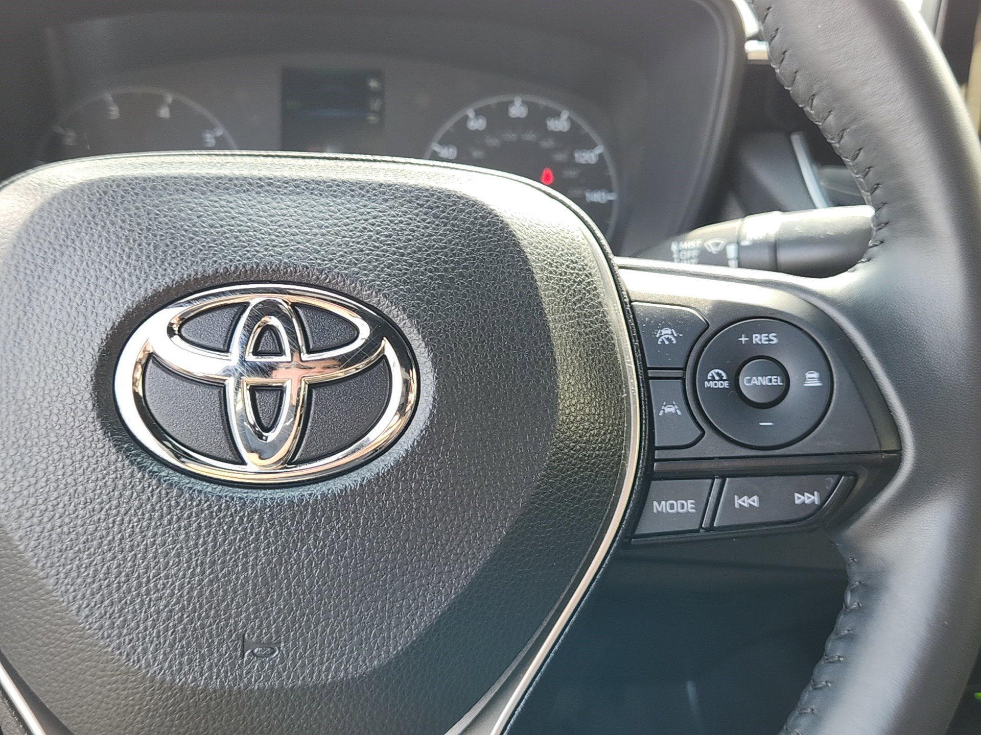 Certified 2024 Toyota Corolla SE w/ SE Package image 19