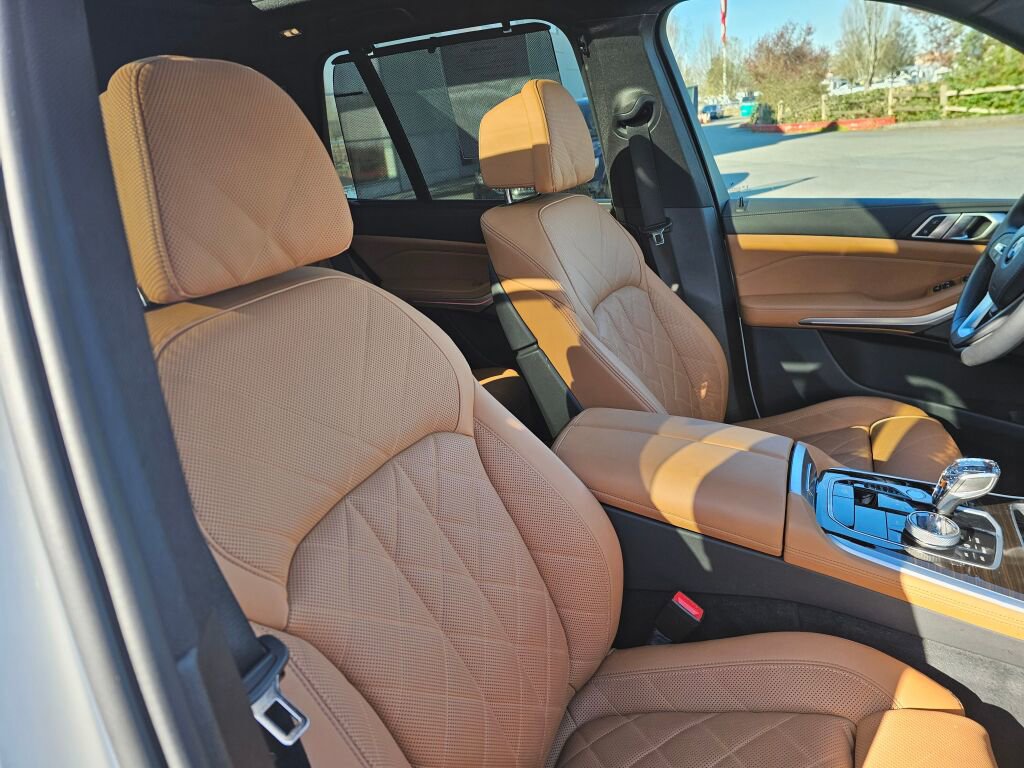 Used 2023 BMW X5 xDrive40i w/ Executive Package image 12