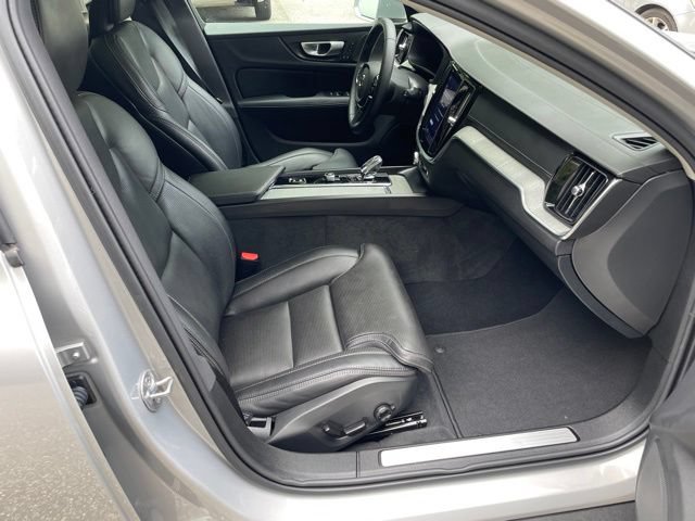 Certified 2025 Volvo V60 B5 Cross Country Ultra AWD/4WD image 13