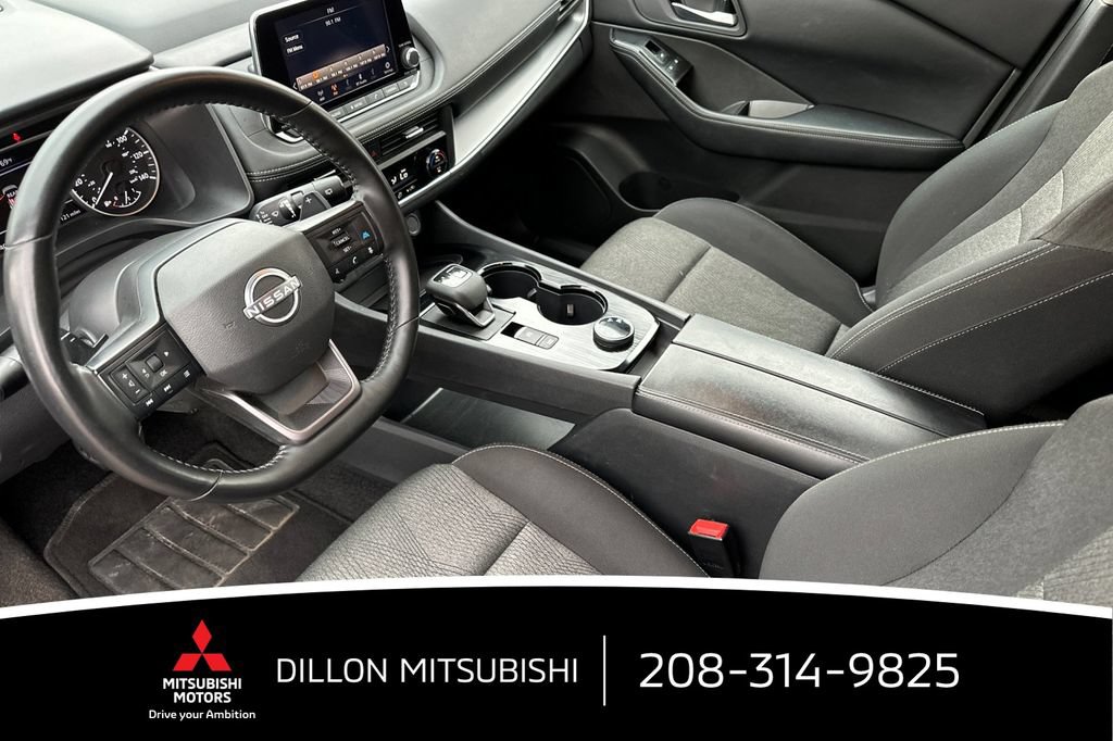 Used 2025 Nissan Rogue SV AWD/4WD image 4
