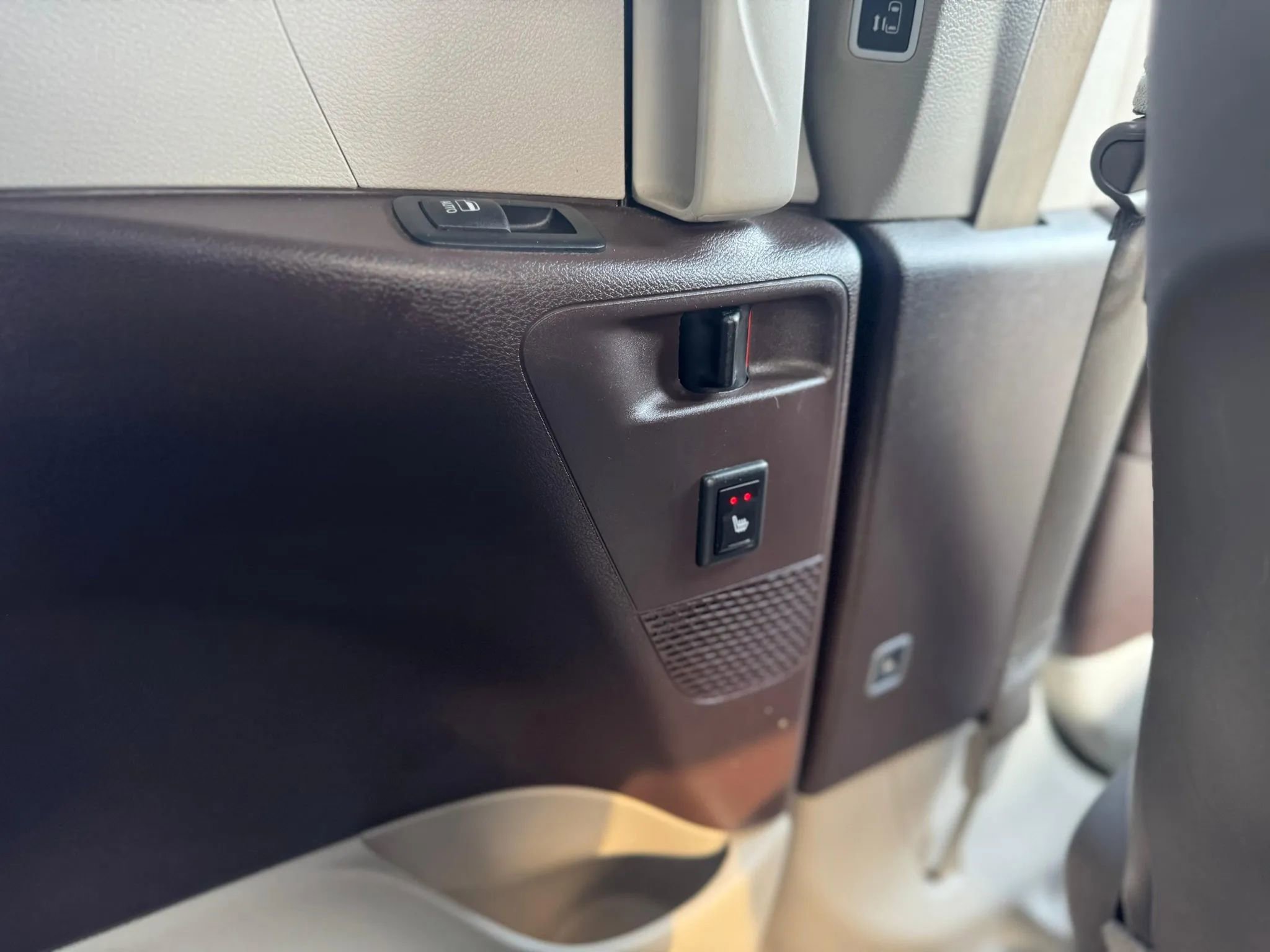 Used 2017 Chrysler Pacifica Touring-L Plus image 33