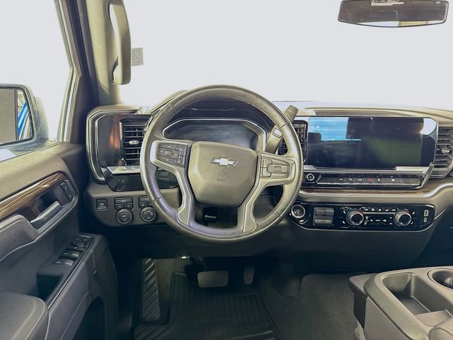 Used 2025 Chevrolet Silverado 1500 LT AWD/4WD image 23