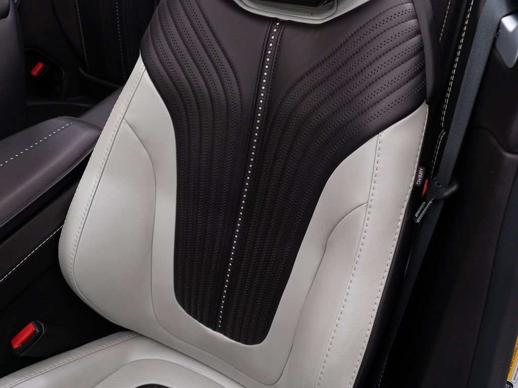 Used 2023 Aston Martin DB11 Volante RWD image 26