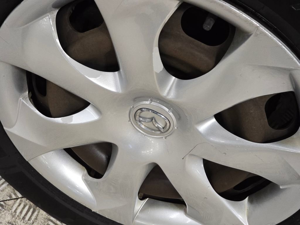 Used 2015 MAZDA MAZDA3 i Sport image 12