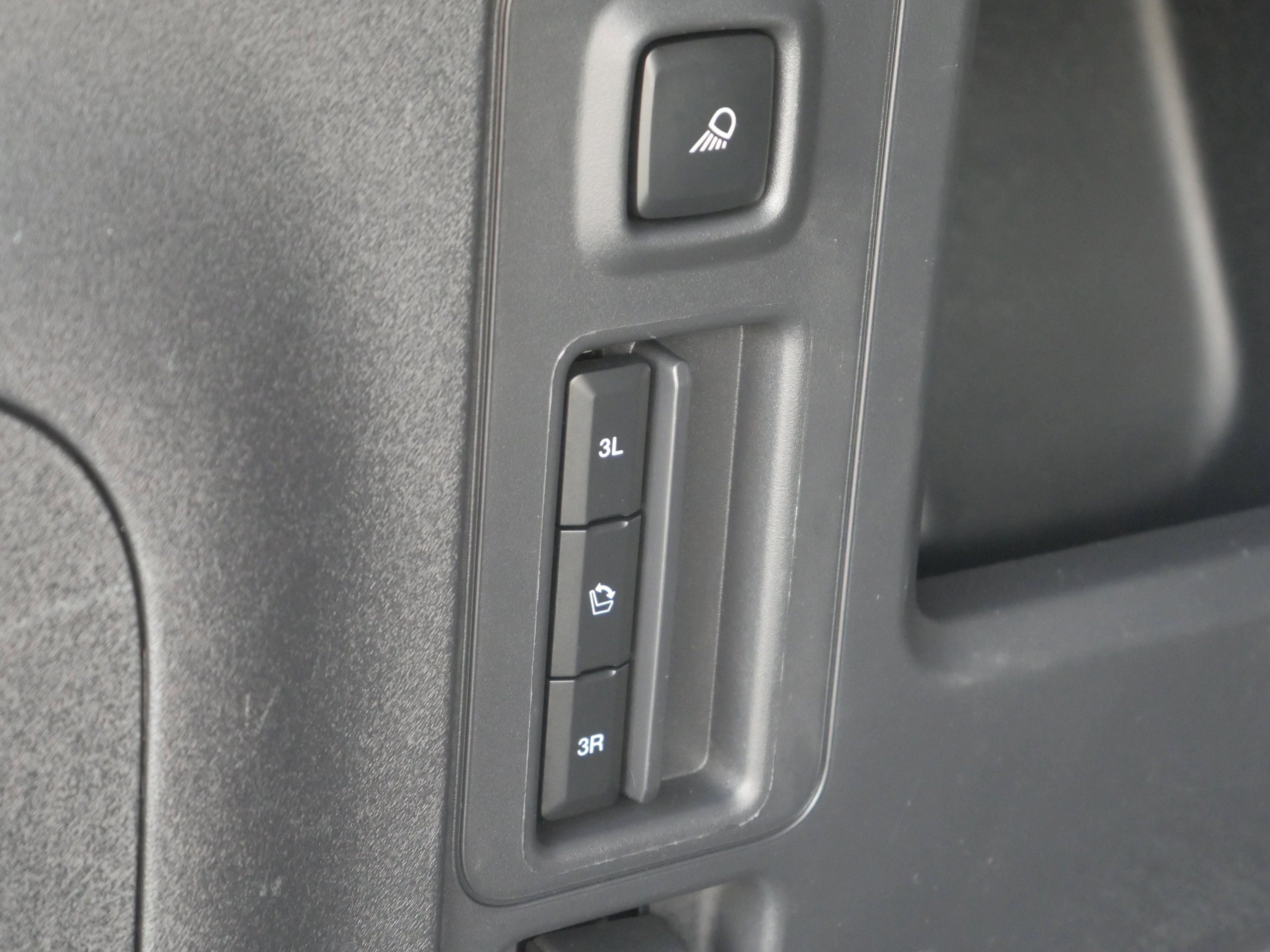 Certified 2025 Ford Expedition Active AWD/4WD image 23
