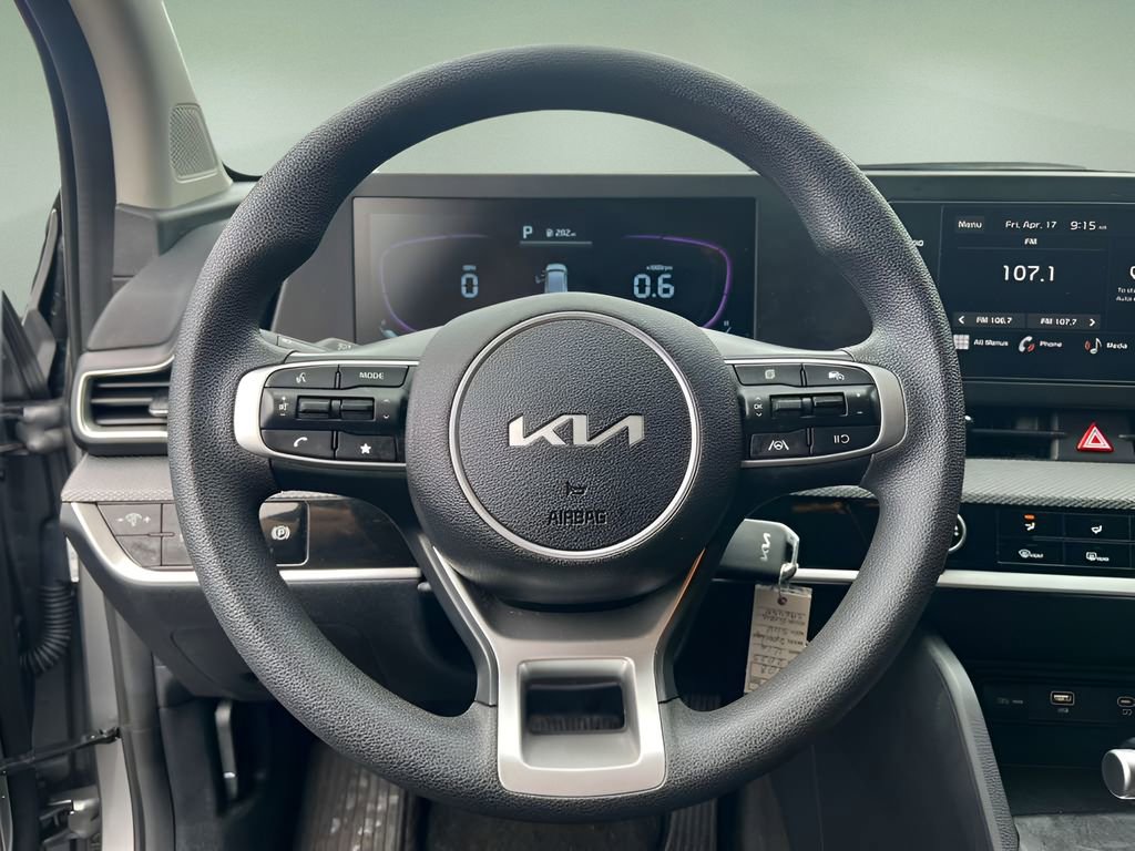 Used 2025 Kia Sportage LX image 17