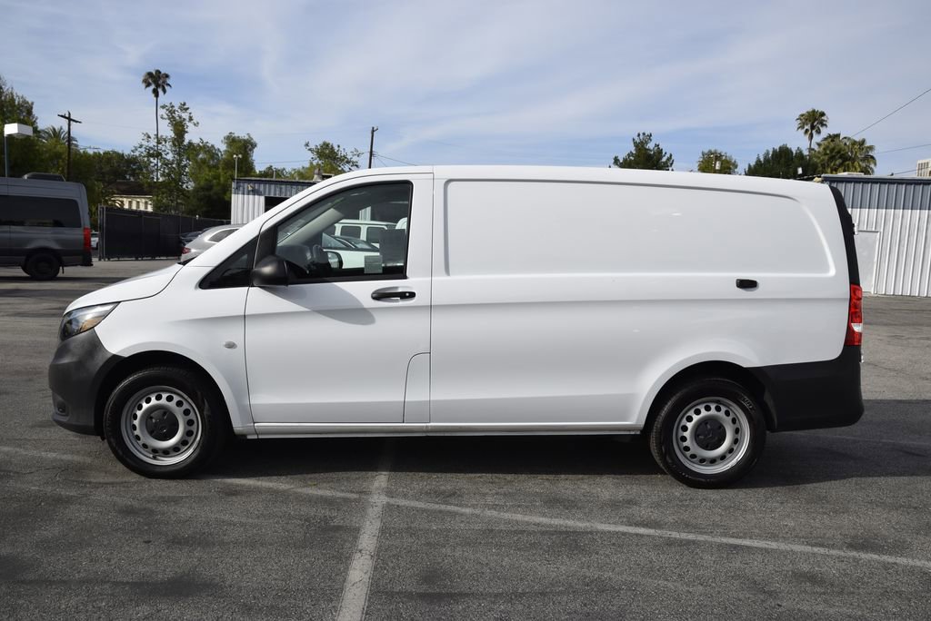 Used 2023 Mercedes-Benz Metris image 3