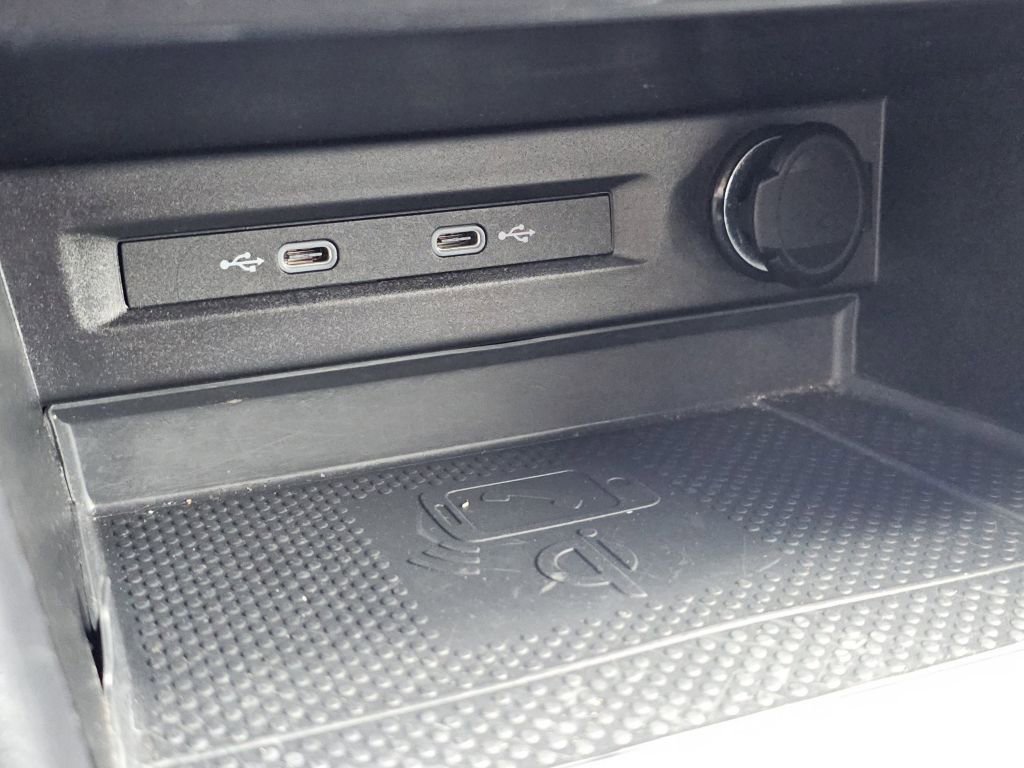 Used 2022 Volkswagen Tiguan SEL R-Line image 17