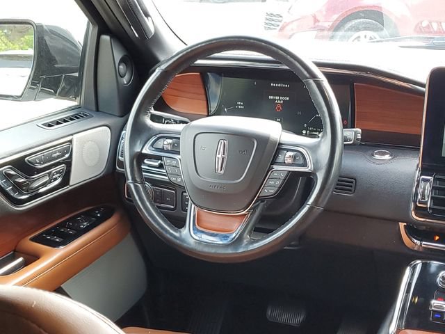 Used 2020 Lincoln Navigator Reserve w/ Luxury Package AWD/4WD image 12
