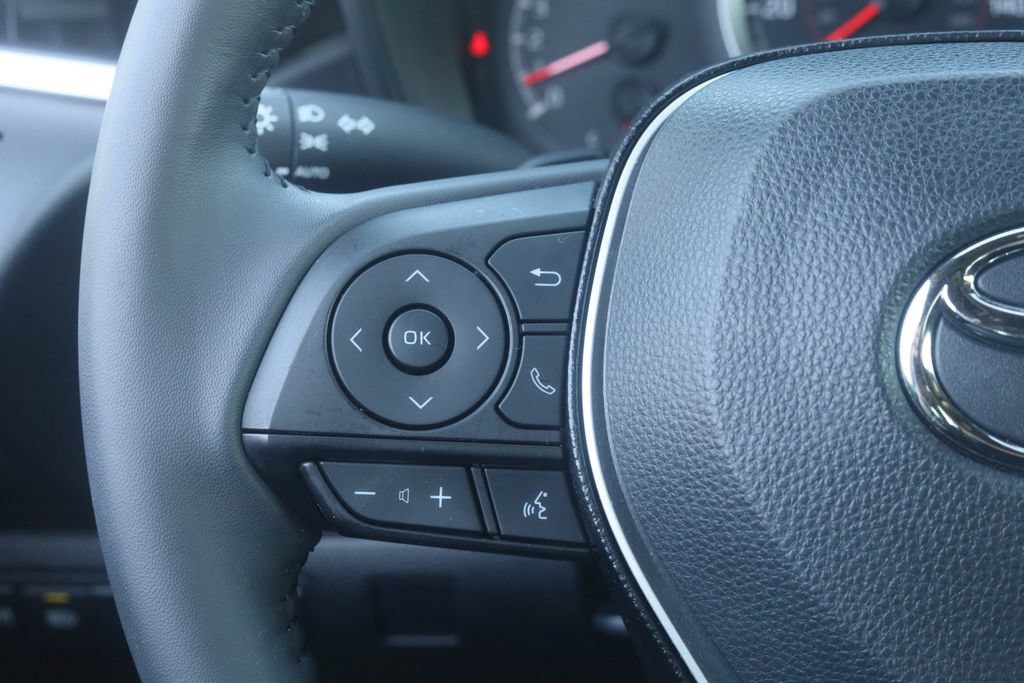 Used 2021 Toyota Corolla SE FWD image 6