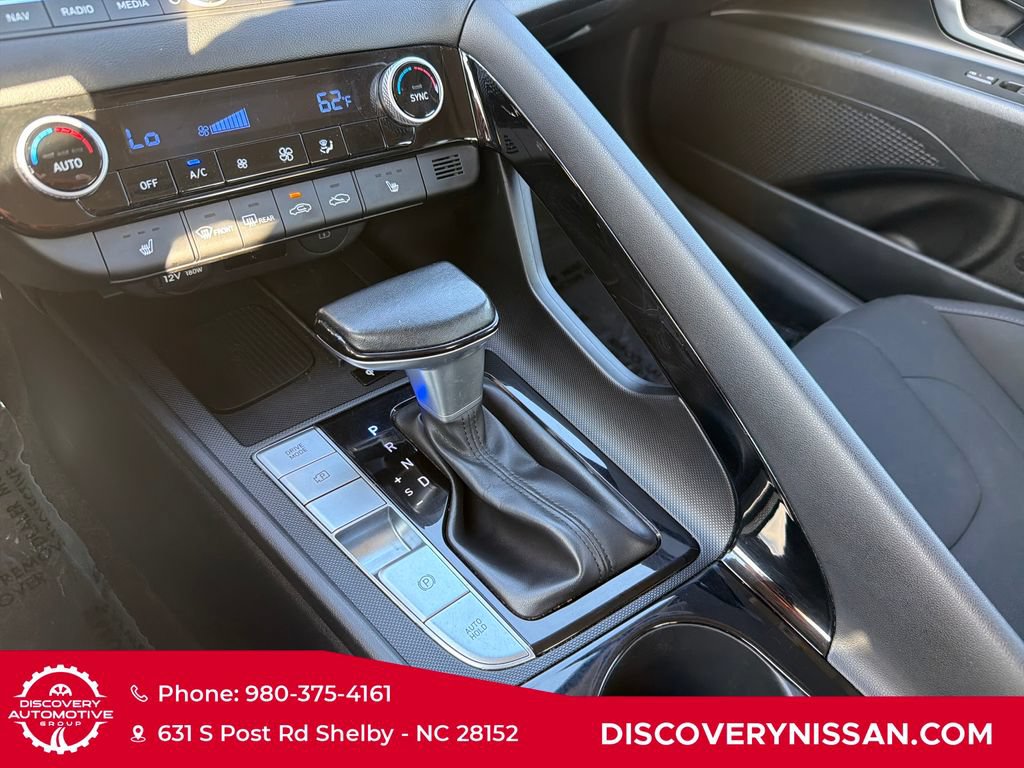 Used 2025 Hyundai Elantra SEL FWD image 23