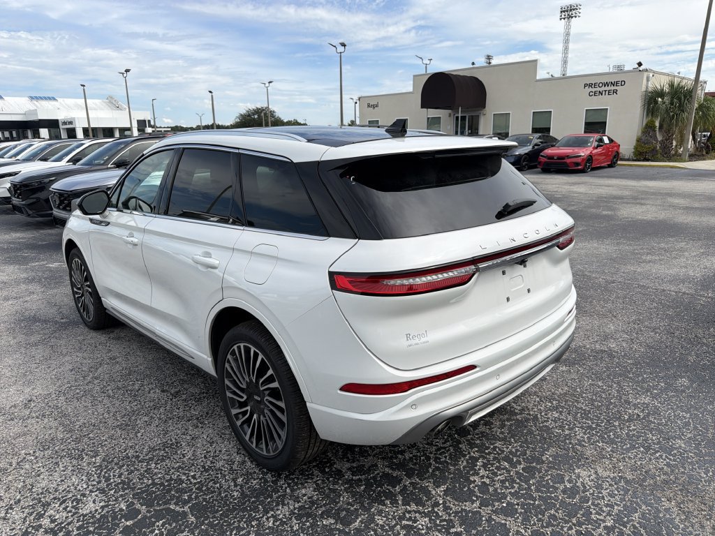 Used 2021 Lincoln Corsair AWD w/ Sport Package image 6