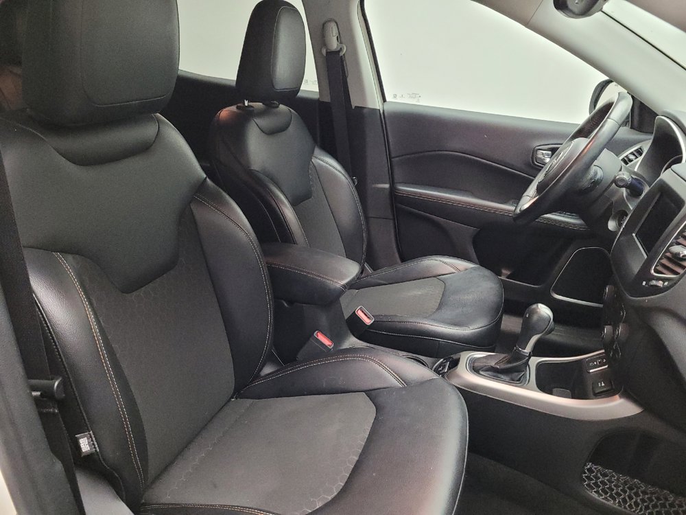 Used 2018 Jeep Compass Latitude w/ Popular Equipment Group FWD image 21