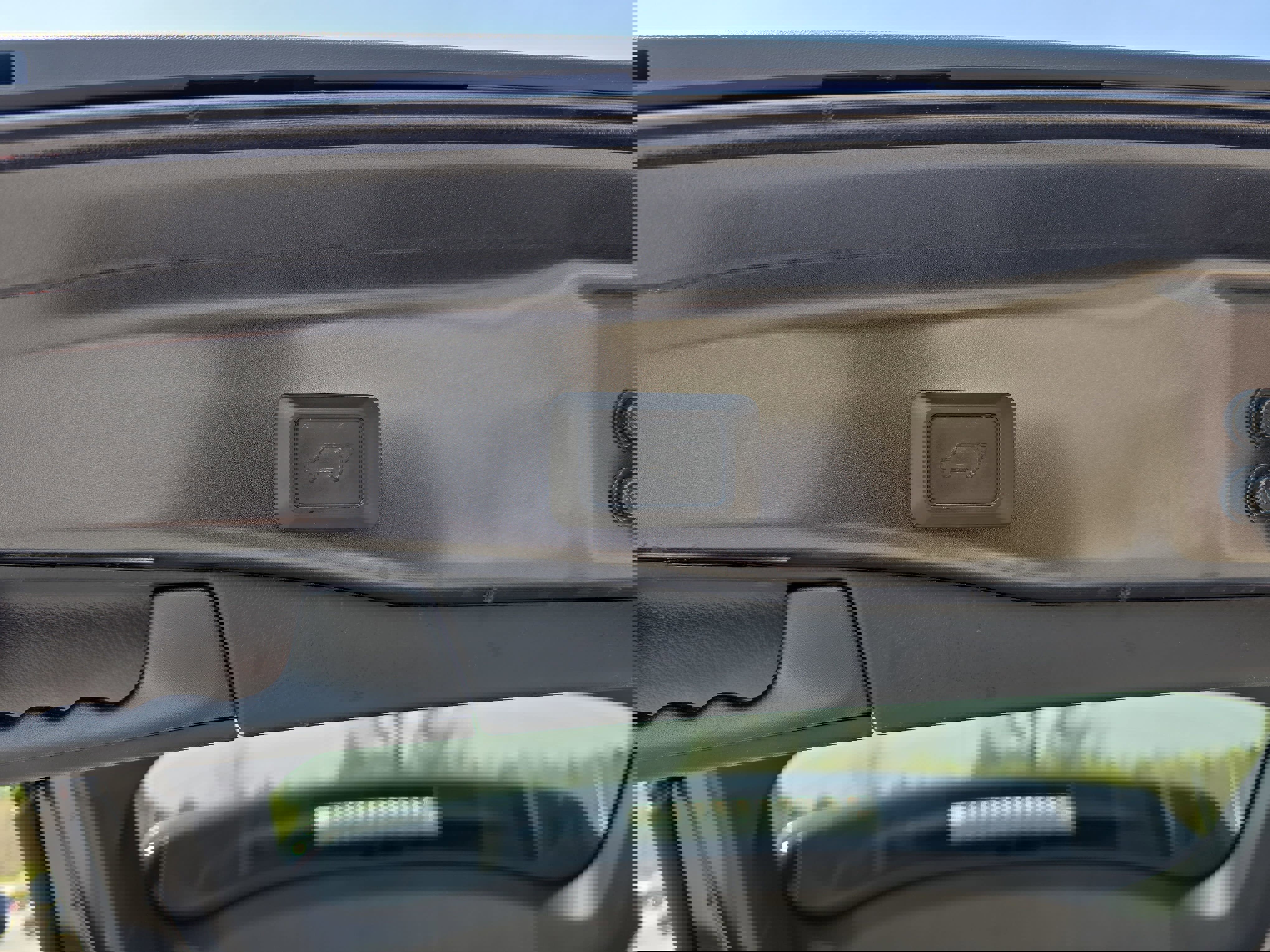 Used 2021 Toyota RAV4 XLE w/ Convenience Package image 13