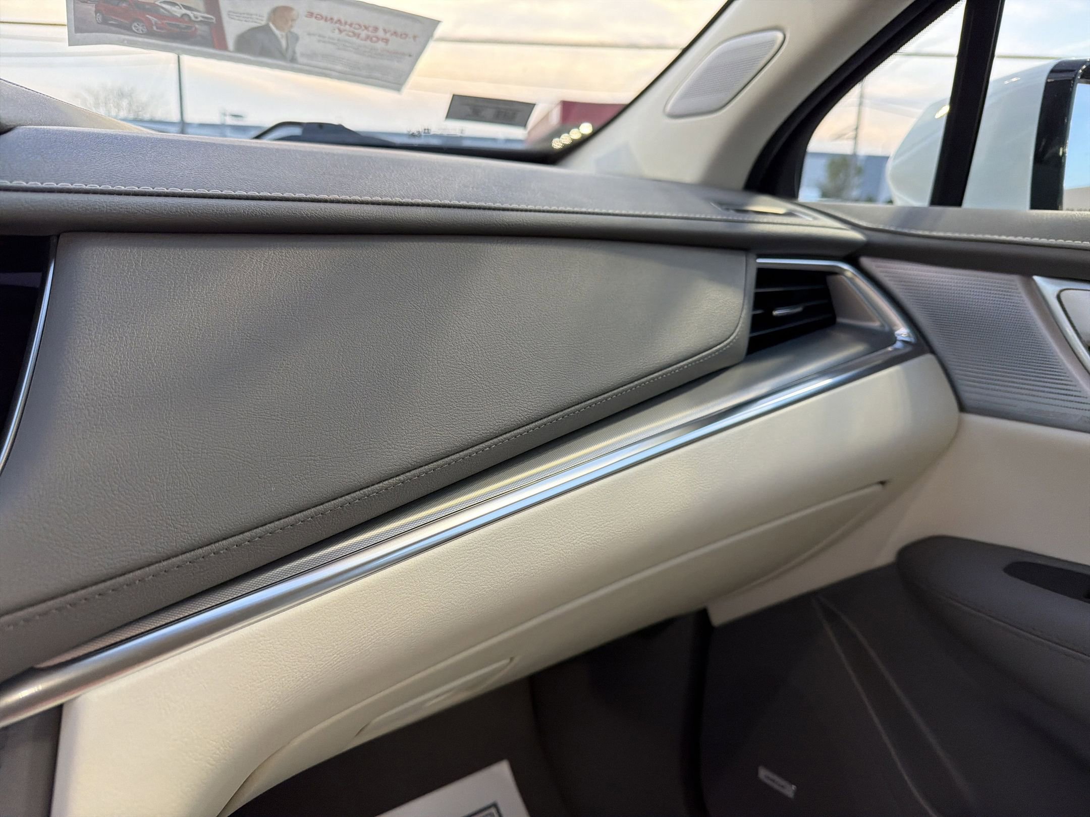 Certified 2024 Cadillac XT5 Premium Luxury w/ LPO, Floor Liner Package image 21