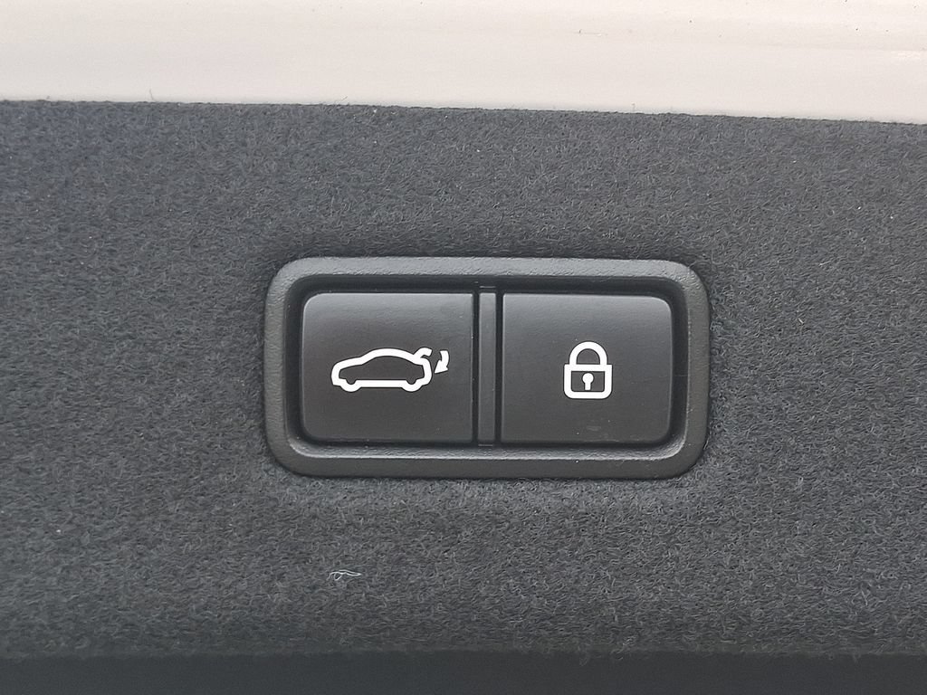 Used 2017 Genesis G90 3.3T Premium AWD/4WD image 29