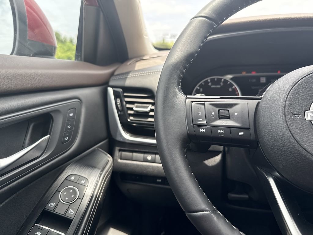 Used 2023 Nissan Rogue SL w/ SL Premium Package FWD image 16
