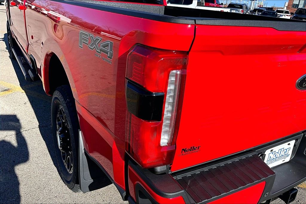 New 2026 Ford F350 Lariat w/ Black Appearance Package image 29