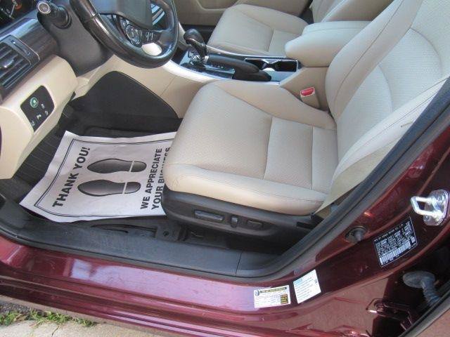 Used 2017 Honda Accord Touring image 21