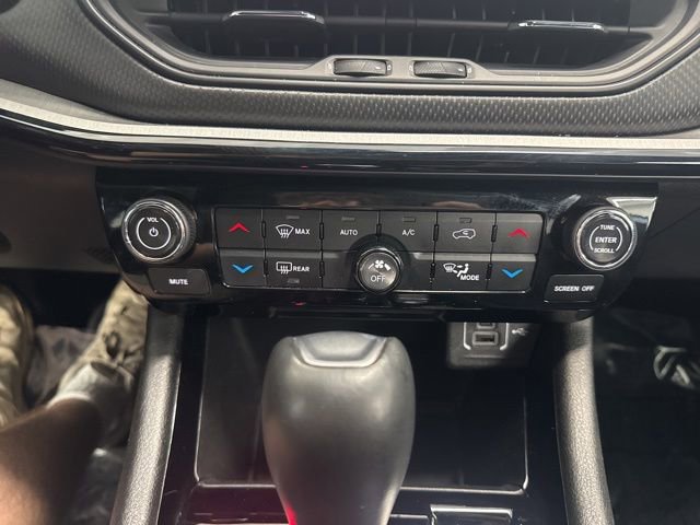 Used 2025 Jeep Compass Trailhawk AWD/4WD image 40