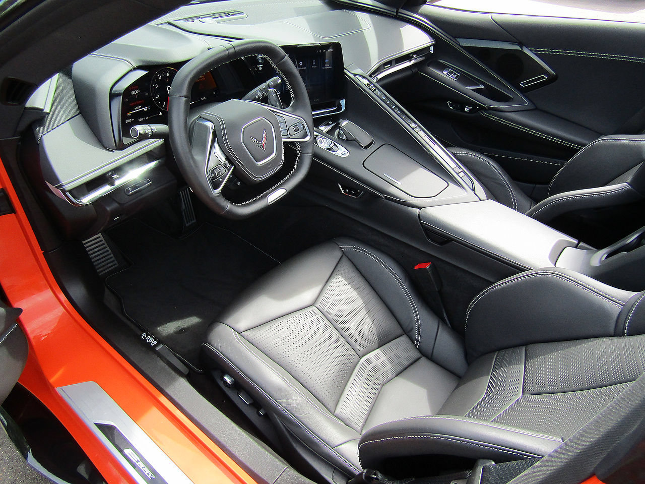 Used 2025 Chevrolet Corvette E-Ray w/ Stealth Interior Trim Package AWD/4WD image 10