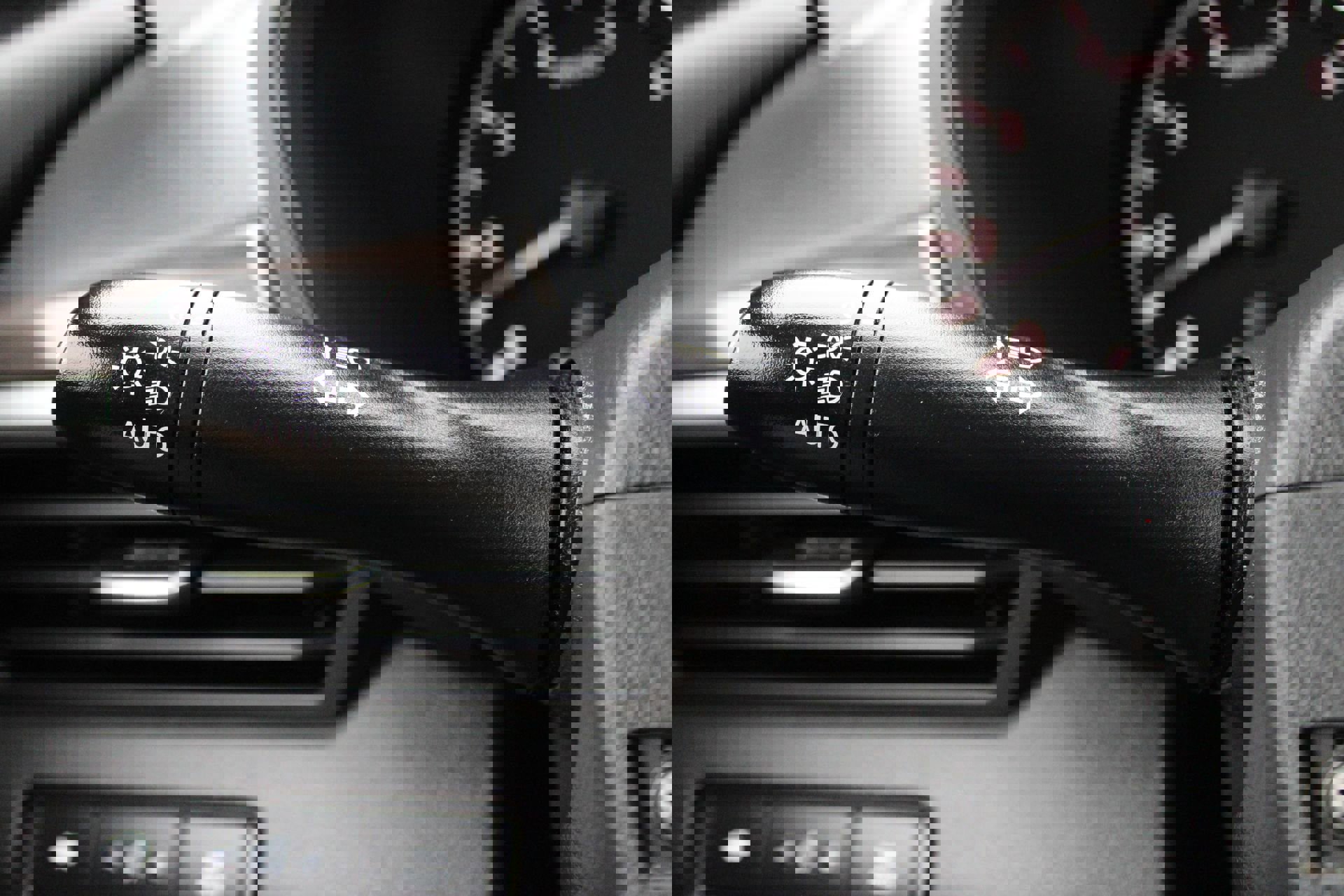 Used 2024 Nissan Altima 2.5 SV image 25