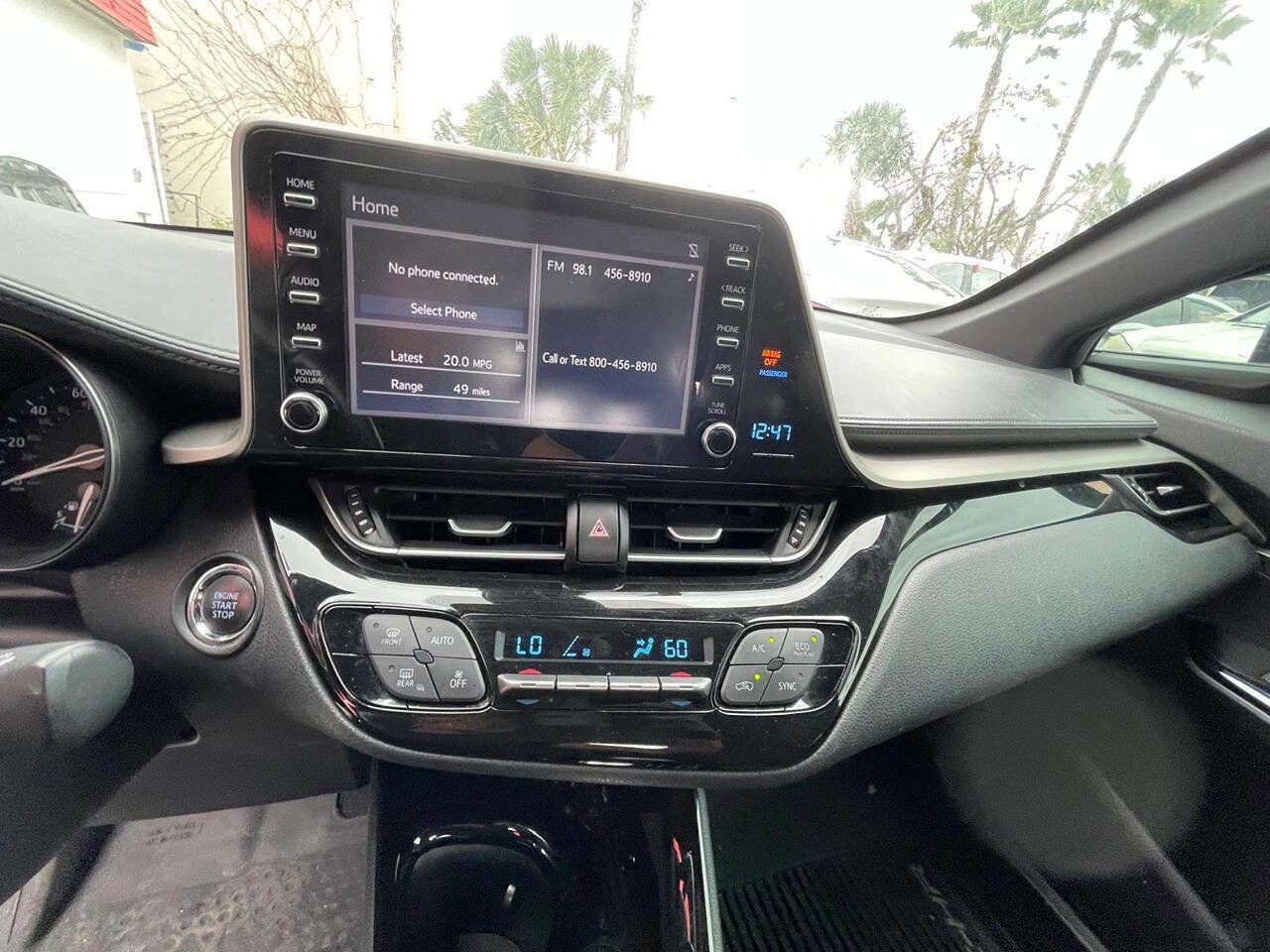 Used 2019 Toyota C-HR XLE image 4