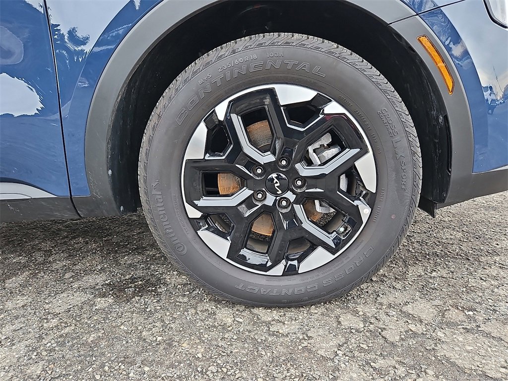 Certified 2025 Kia Sorento S w/ Panoramic Sunroof Package image 9