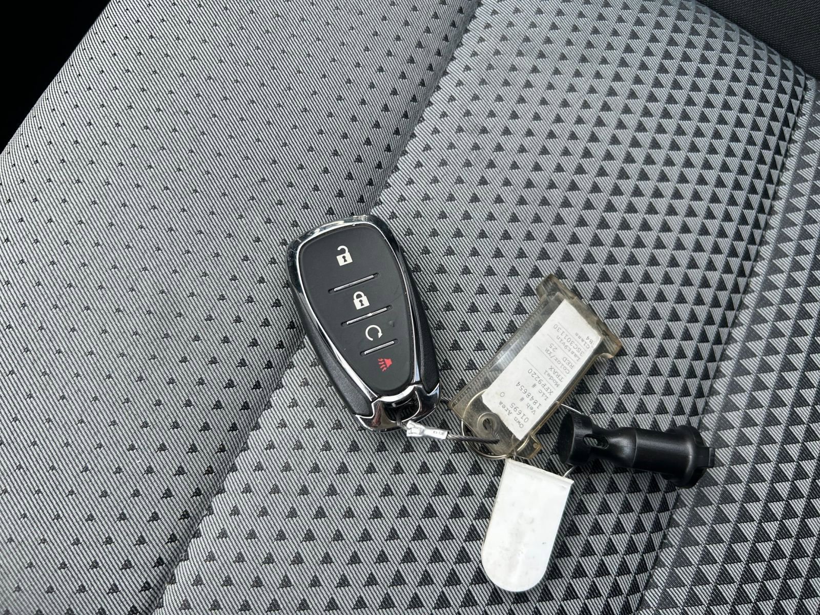 Used 2025 Chevrolet Trax LT FWD image 18