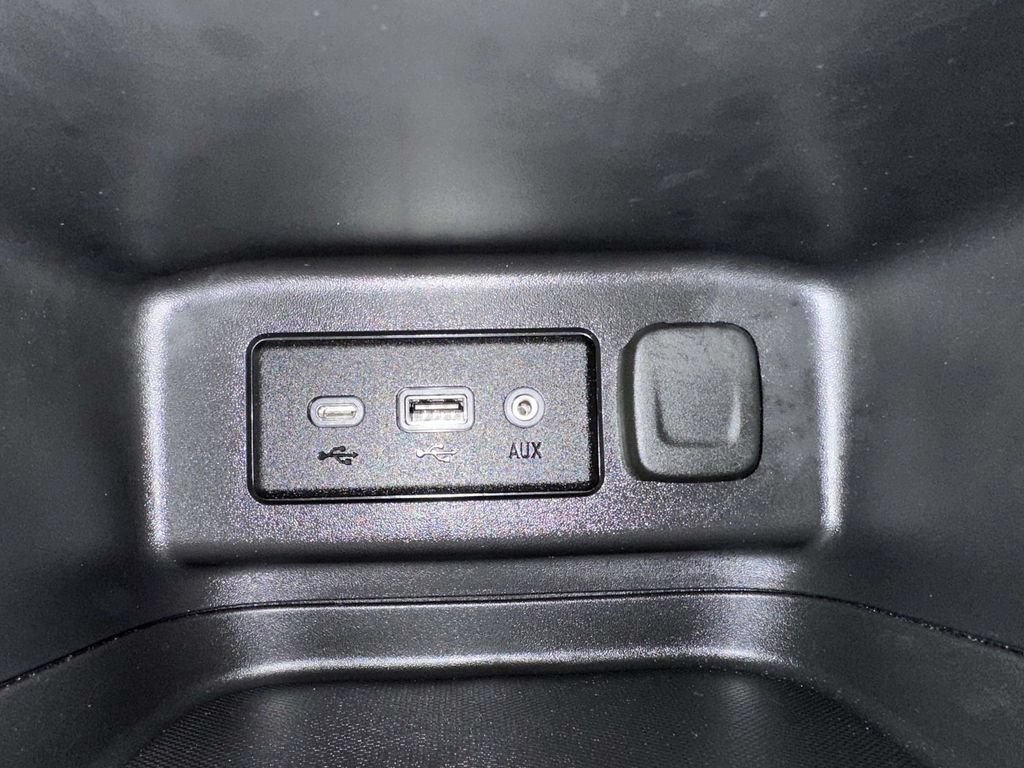 Used 2024 Chevrolet Equinox RS w/ LPO, Floor Liner Package AWD/4WD image 26