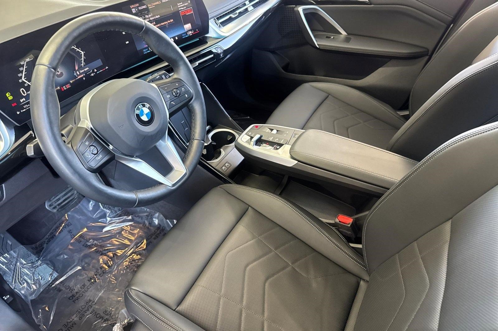 Used 2025 BMW X1 xDrive28i w/ Convenience Package AWD/4WD image 4