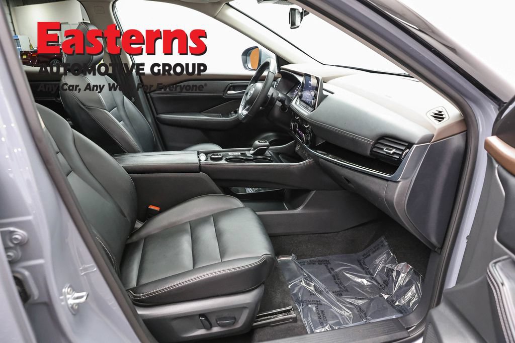 Used 2023 Nissan Rogue SL AWD/4WD image 24