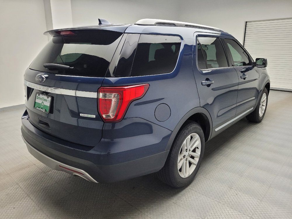 Used 2017 Ford Explorer XLT FWD image 9