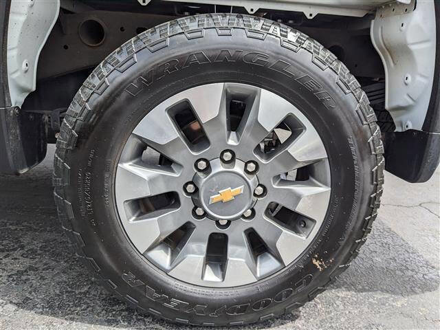 Used 2024 Chevrolet Silverado 2500 Custom w/ Custom Value Package image 13