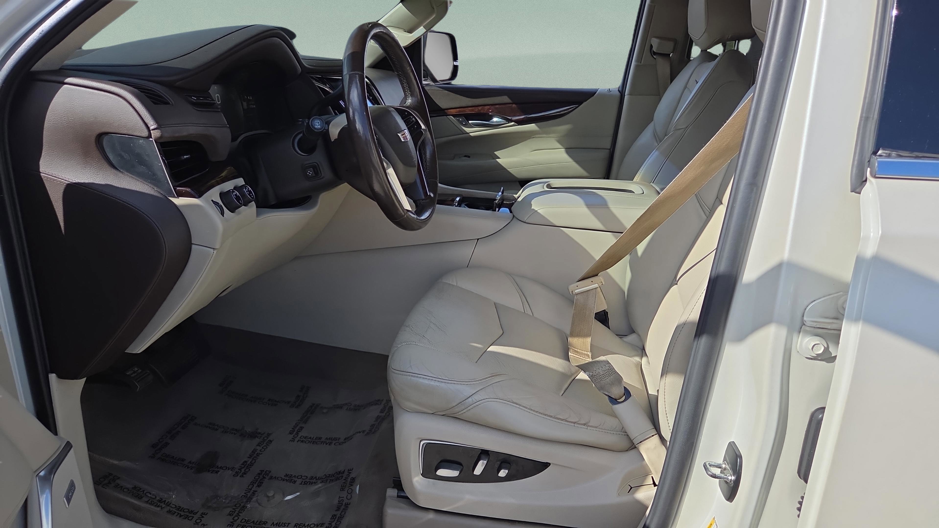 Used 2015 Cadillac Escalade Luxury image 10