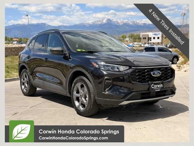 Used 2025 Ford Escape ST-Line AWD/4WD image 1