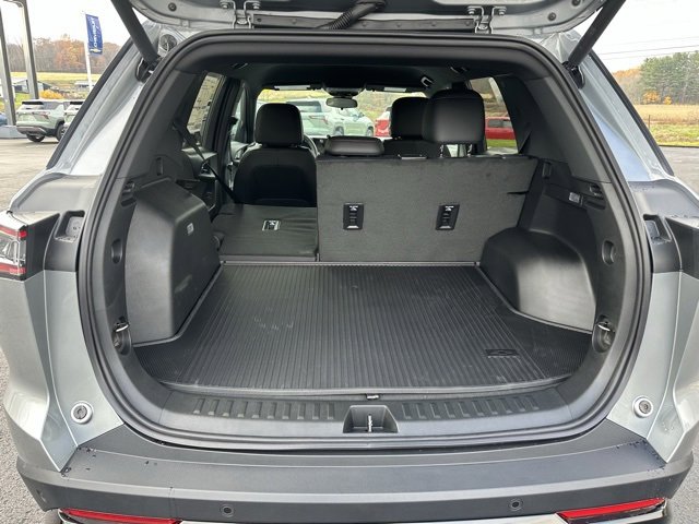New 2026 Chevrolet Equinox RS w/ LPO, Floor Liner Package image 23