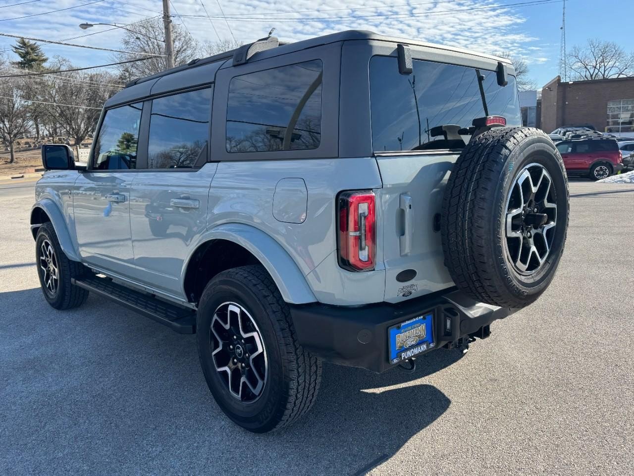 Used 2023 Ford Bronco Outer Banks image 5