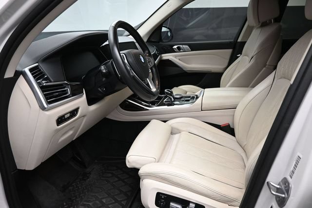 Used 2020 BMW X7 xDrive40i w/ Premium Package AWD/4WD image 17