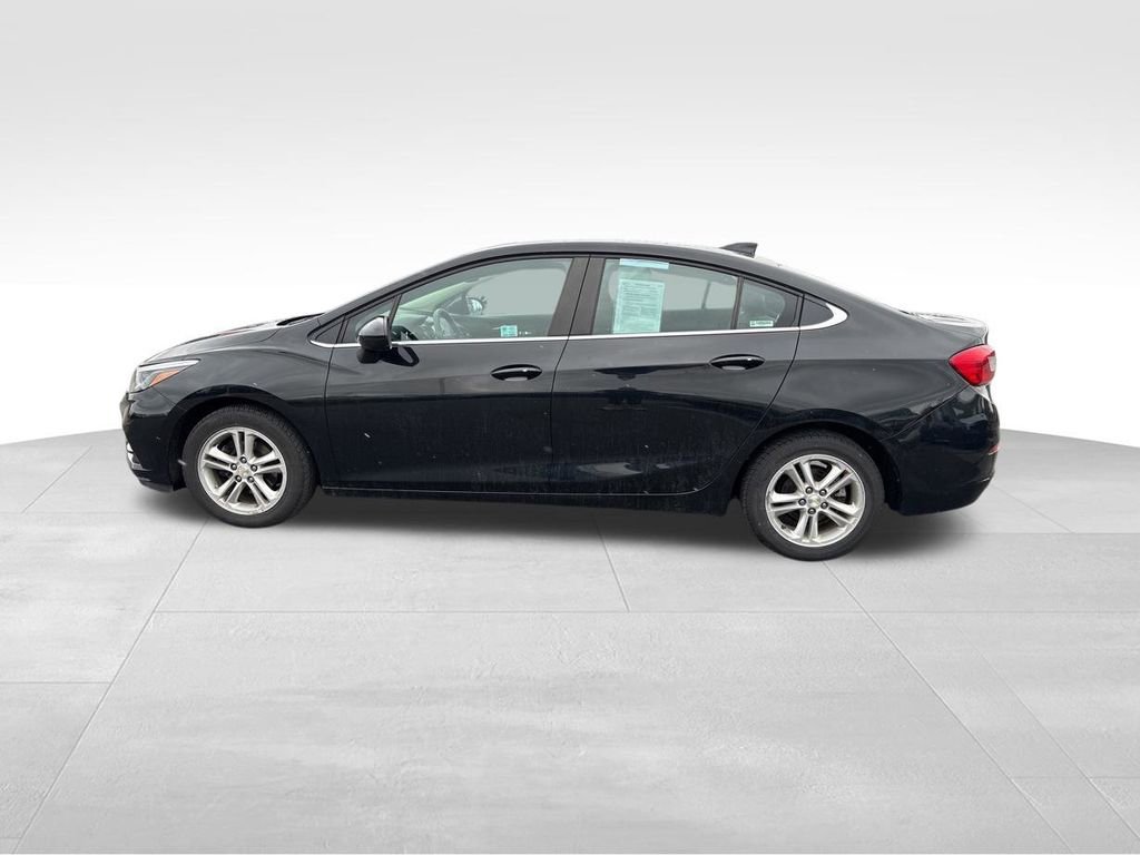 Used 2018 Chevrolet Cruze LT w/ Convenience Package image 12