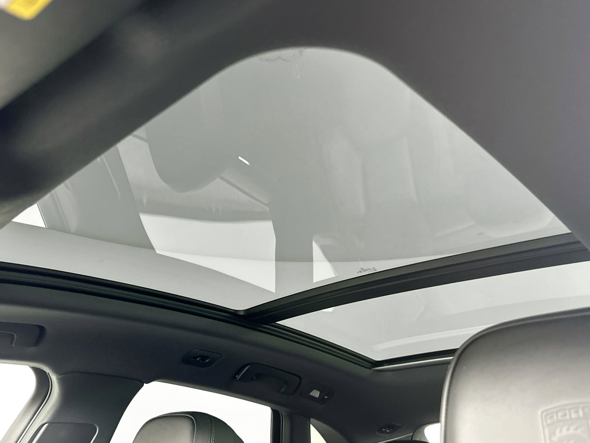 Certified 2025 Porsche Macan image 36