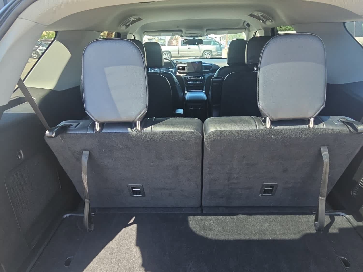 Used 2023 Ford Explorer Limited AWD/4WD image 10