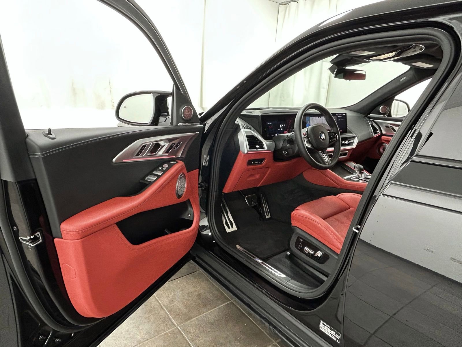 Used 2025 BMW XM image 23