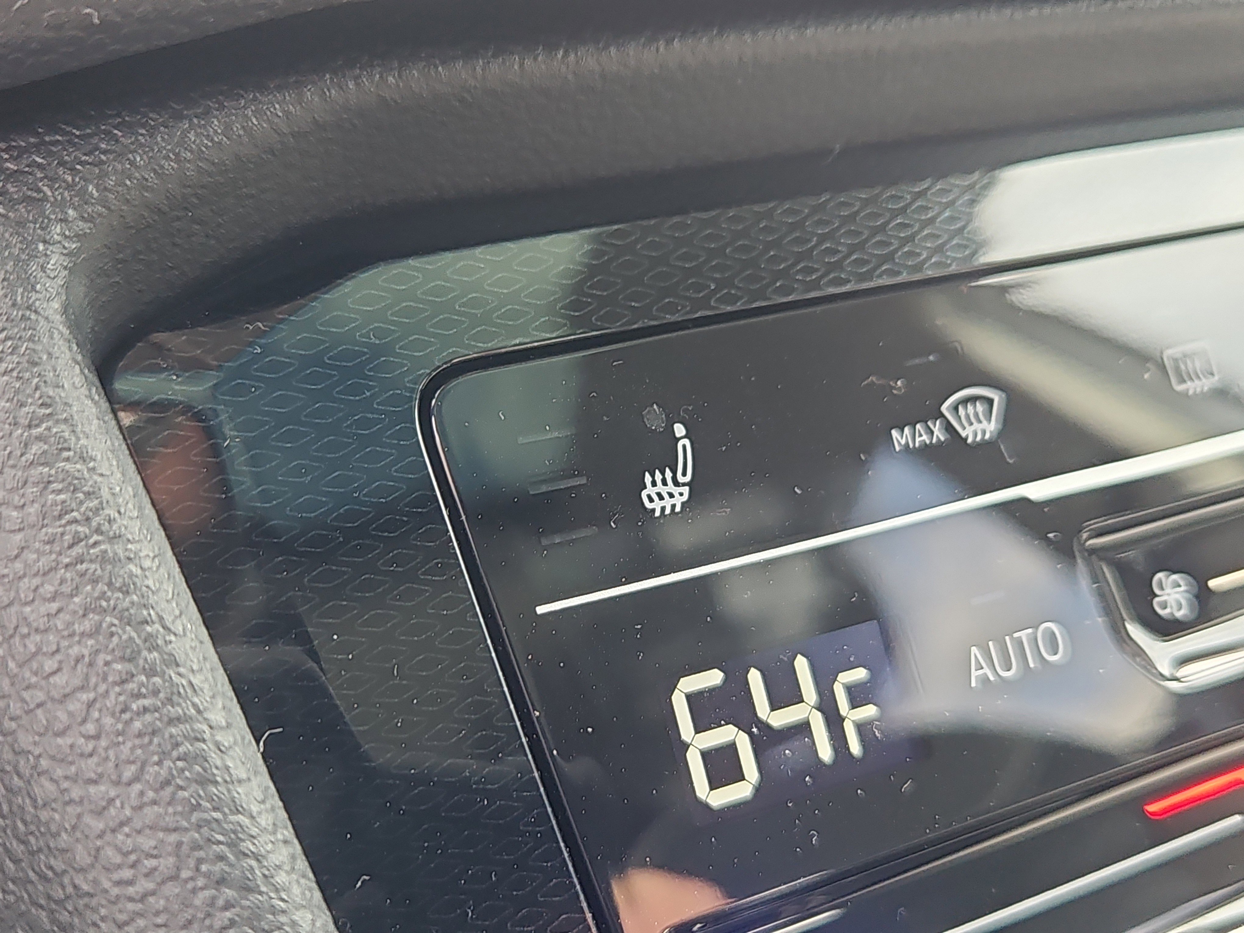 New 2026 Volkswagen Taos SE image 10