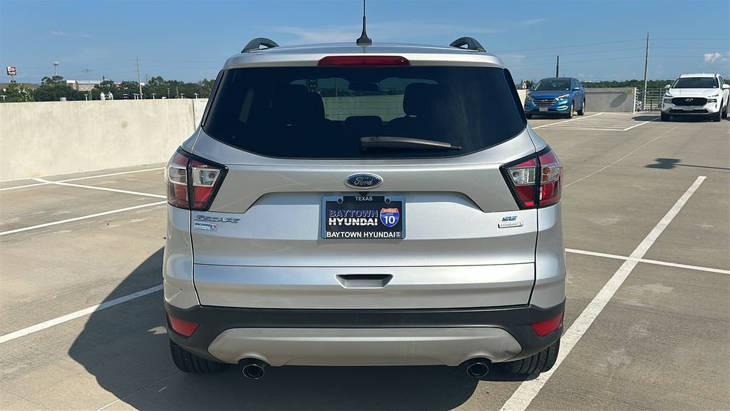 Used 2018 Ford Escape SE w/ SE Sync 3 Package FWD image 11
